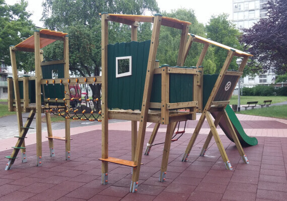 Parco giochi Croazia - Struttura multitorre Kaluba XKA300  - Holzhof