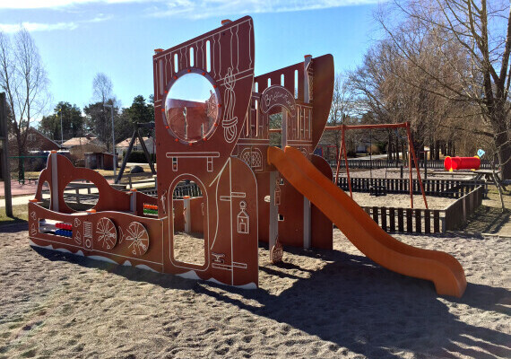 Parco giochi Svezia - Gioco statico nave Brigantino XO63  - Holzhof